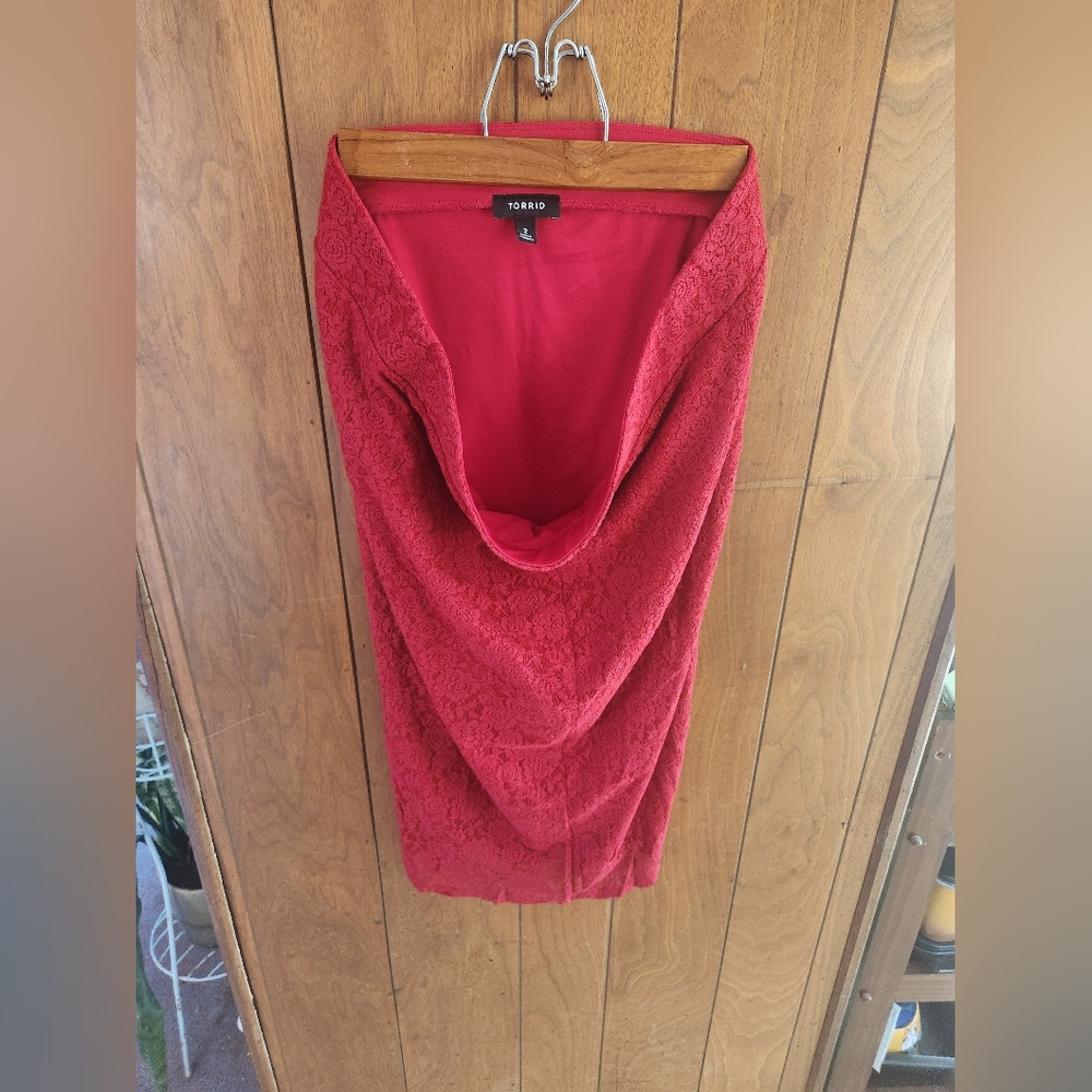 Red Lace Torrid Pencil Skirt, Size 16-18